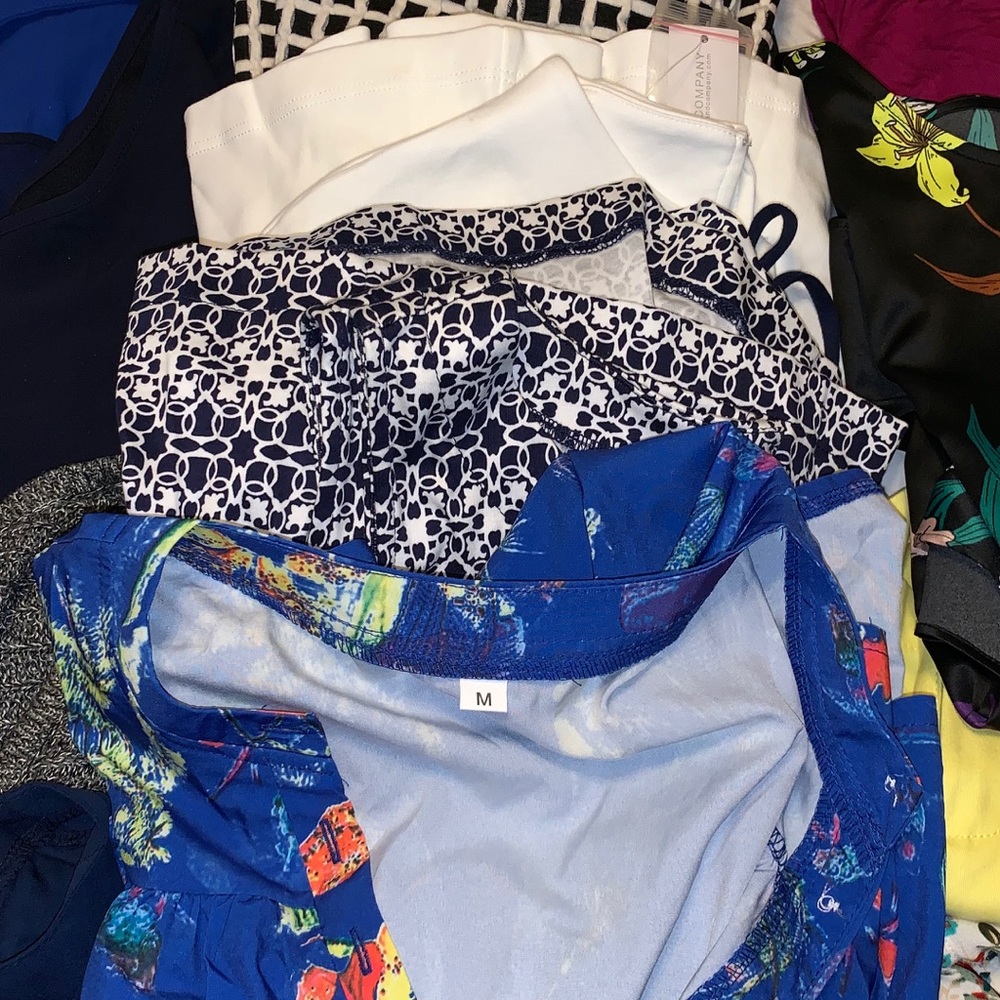 Clothes - Picture 3 of 4